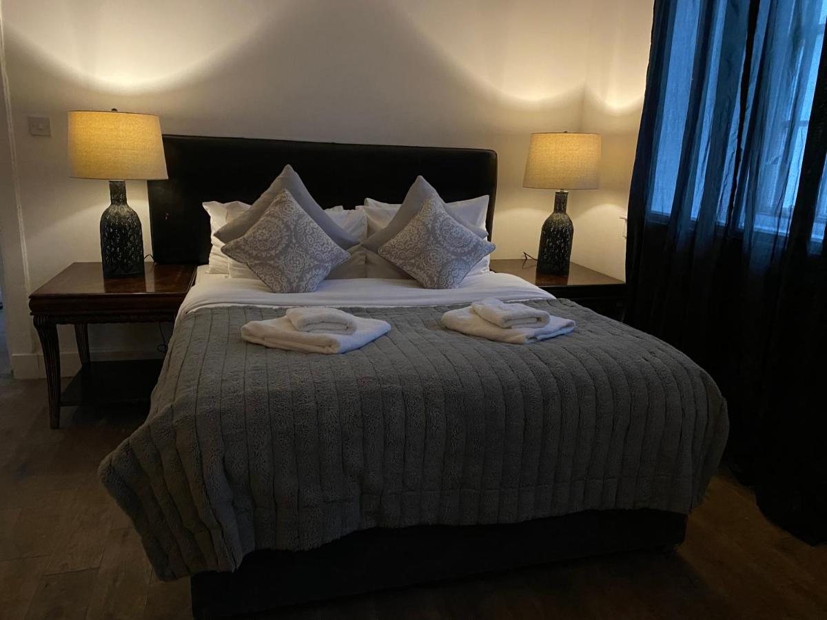 Studio Suite B3