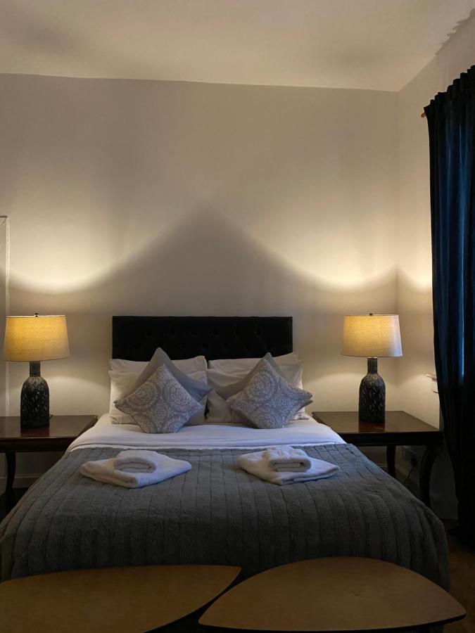 Studio Suite F1