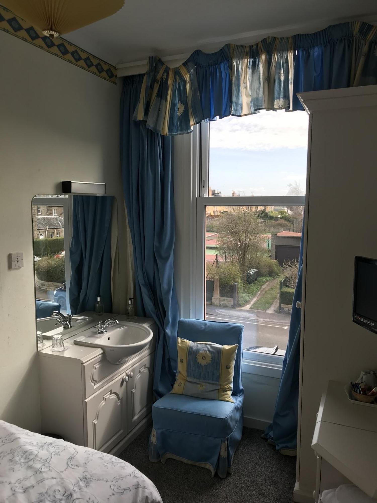 Single Room with Private Bathroom