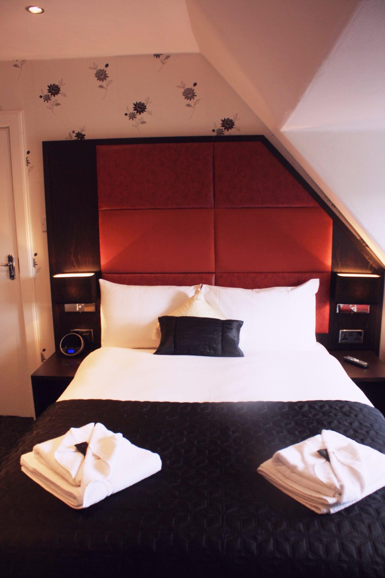 Single Room with Private External Bathroom