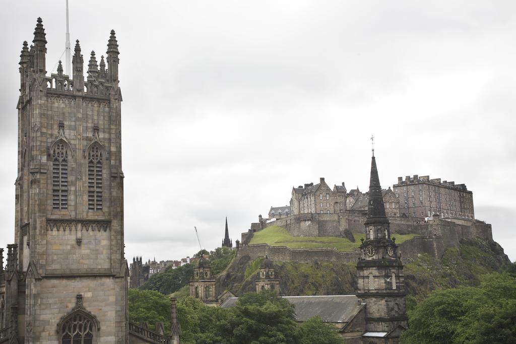 Castle View Room,1498838779:JPEG