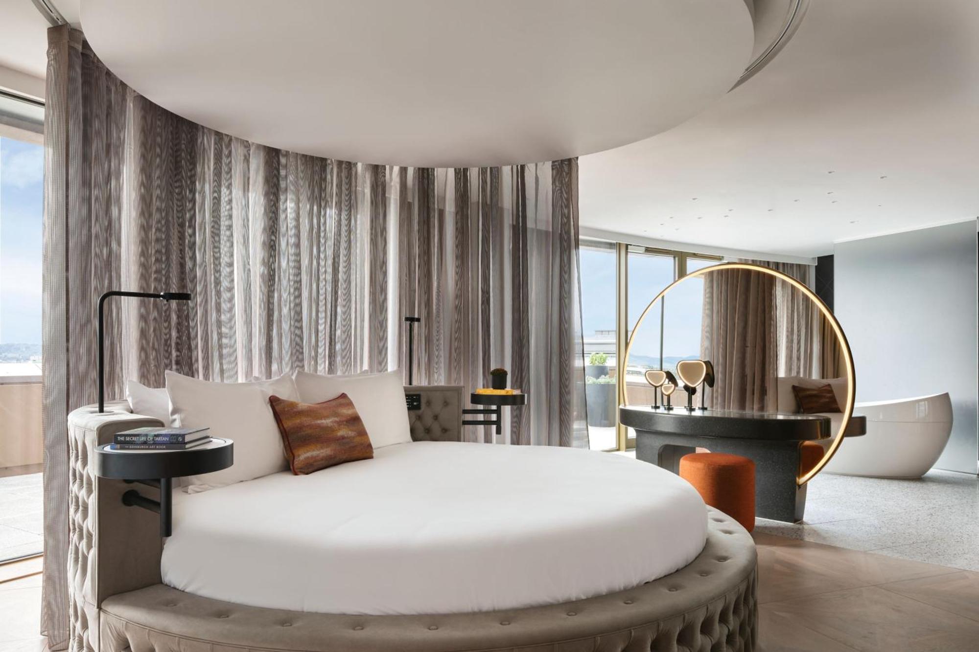 Penthouse City View