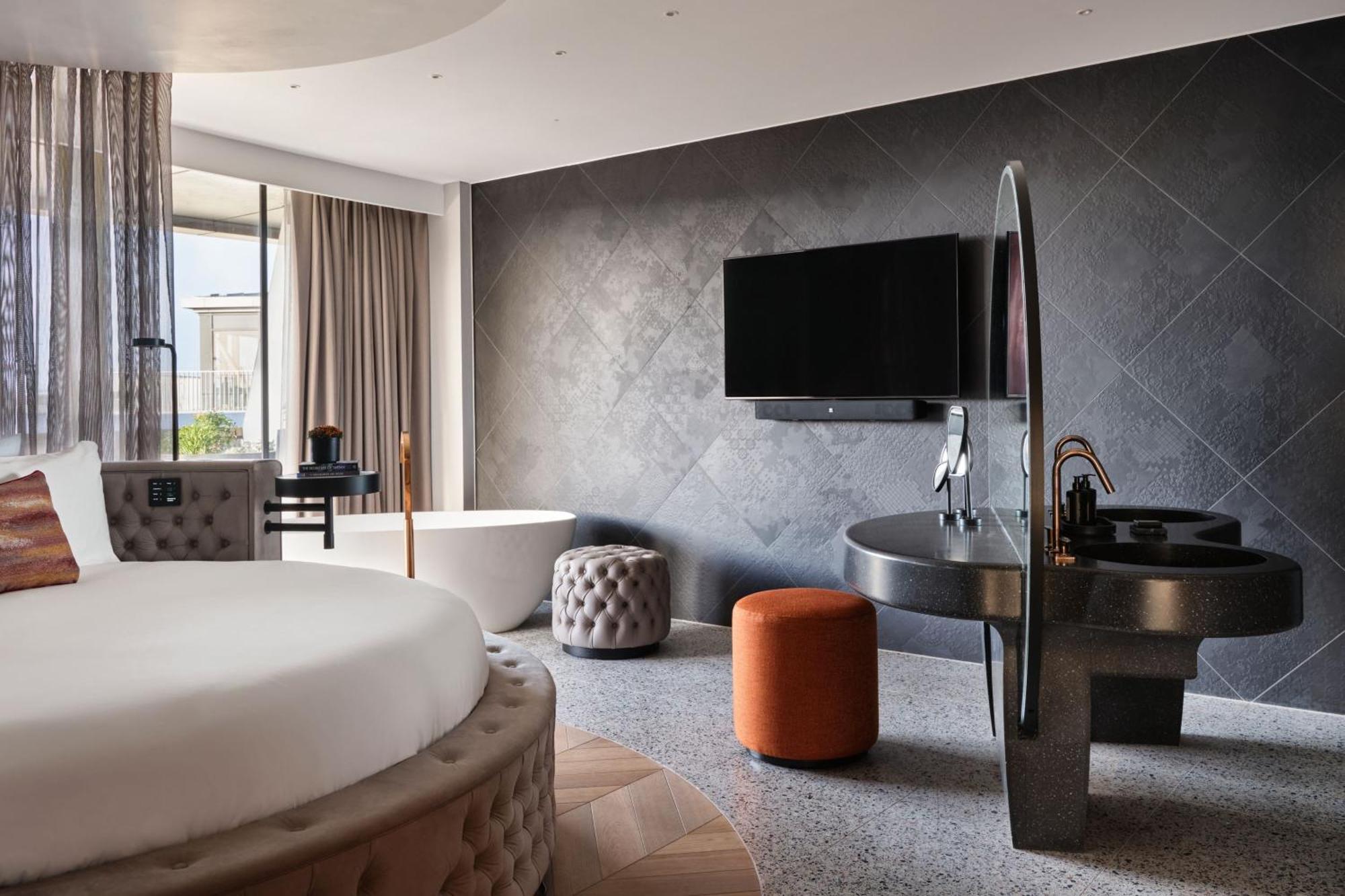 W Suite City View