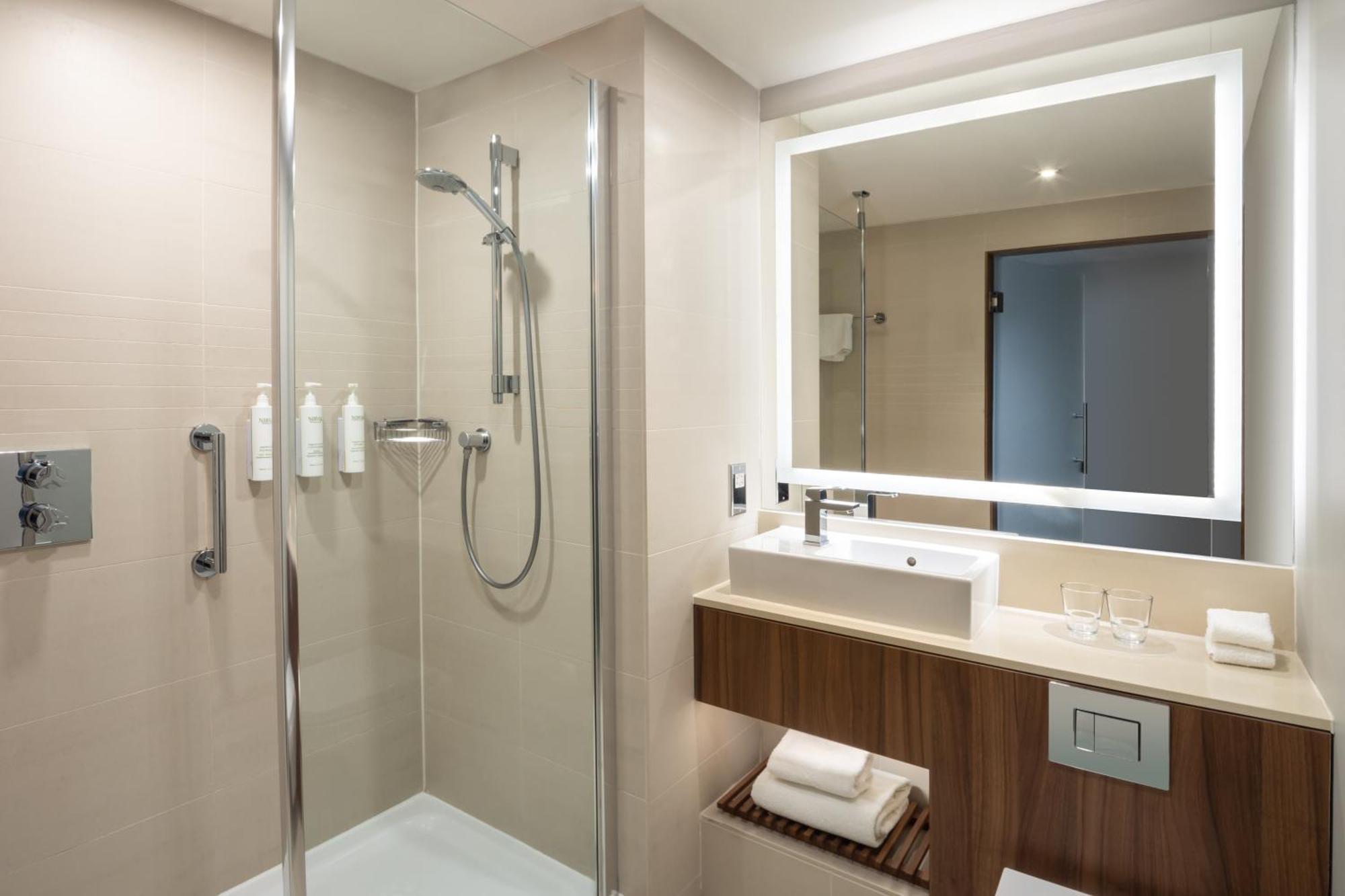 Twin Room,1643188123:JPEG