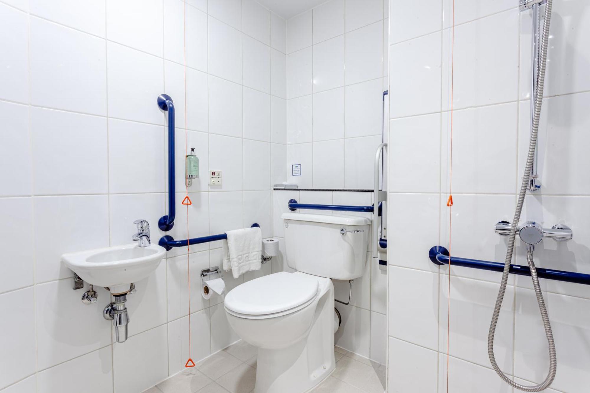 Standard Double Accessible Room Hot