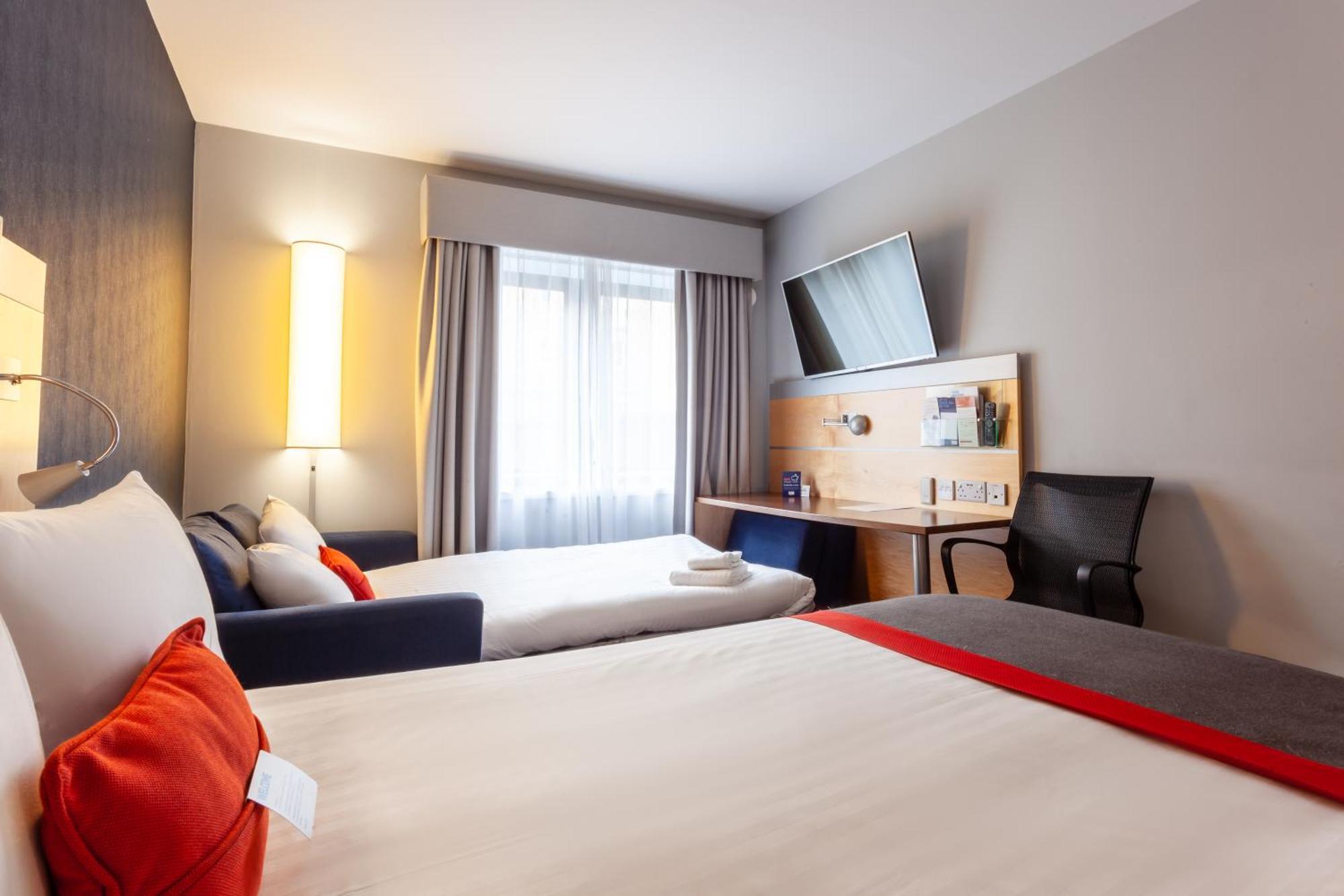 Standard Double Room with Single Sofa Bed and Free Hot Breakfast,1592876011:JPEG