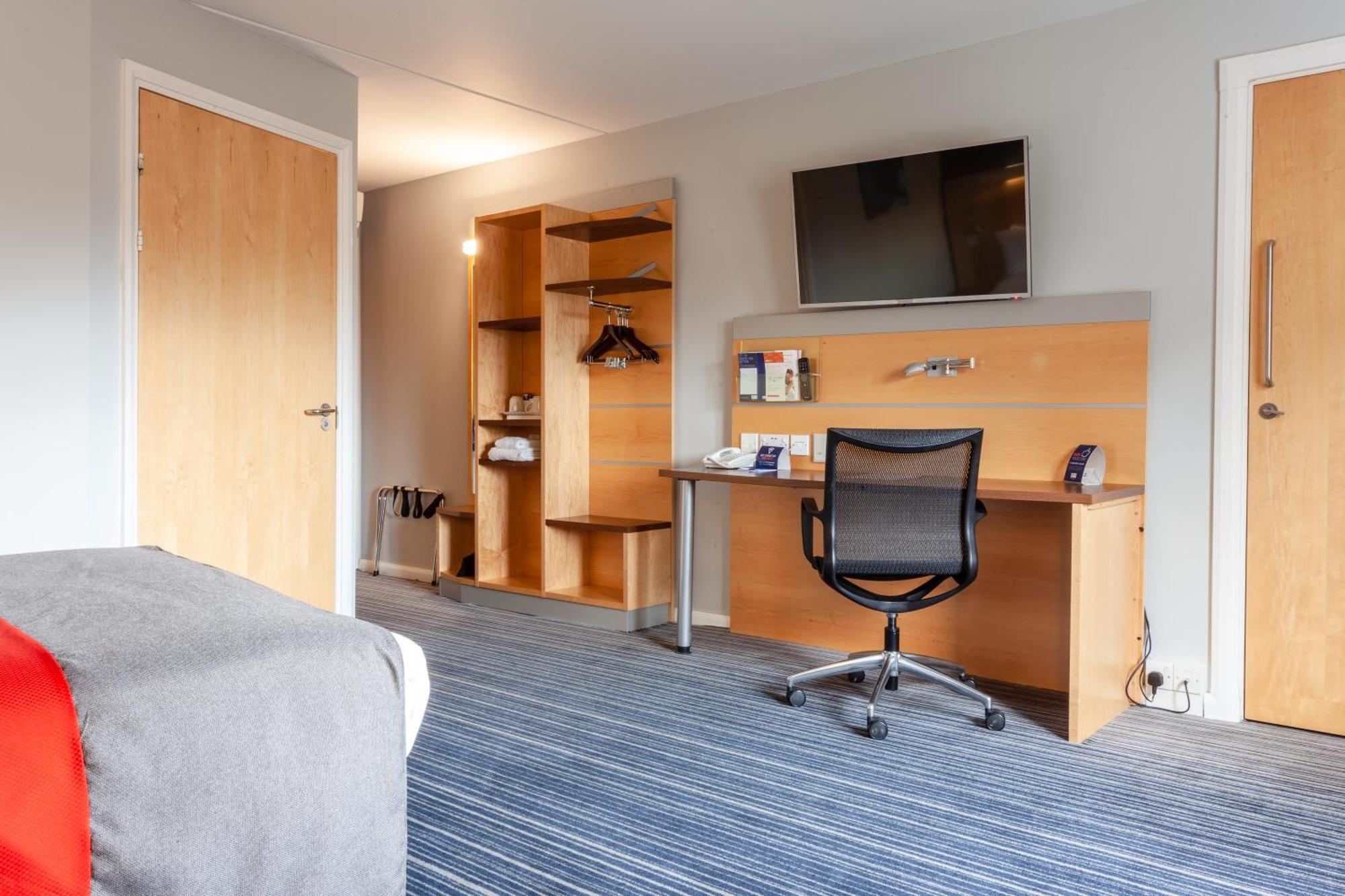 Standard Double Accessible Room Hot