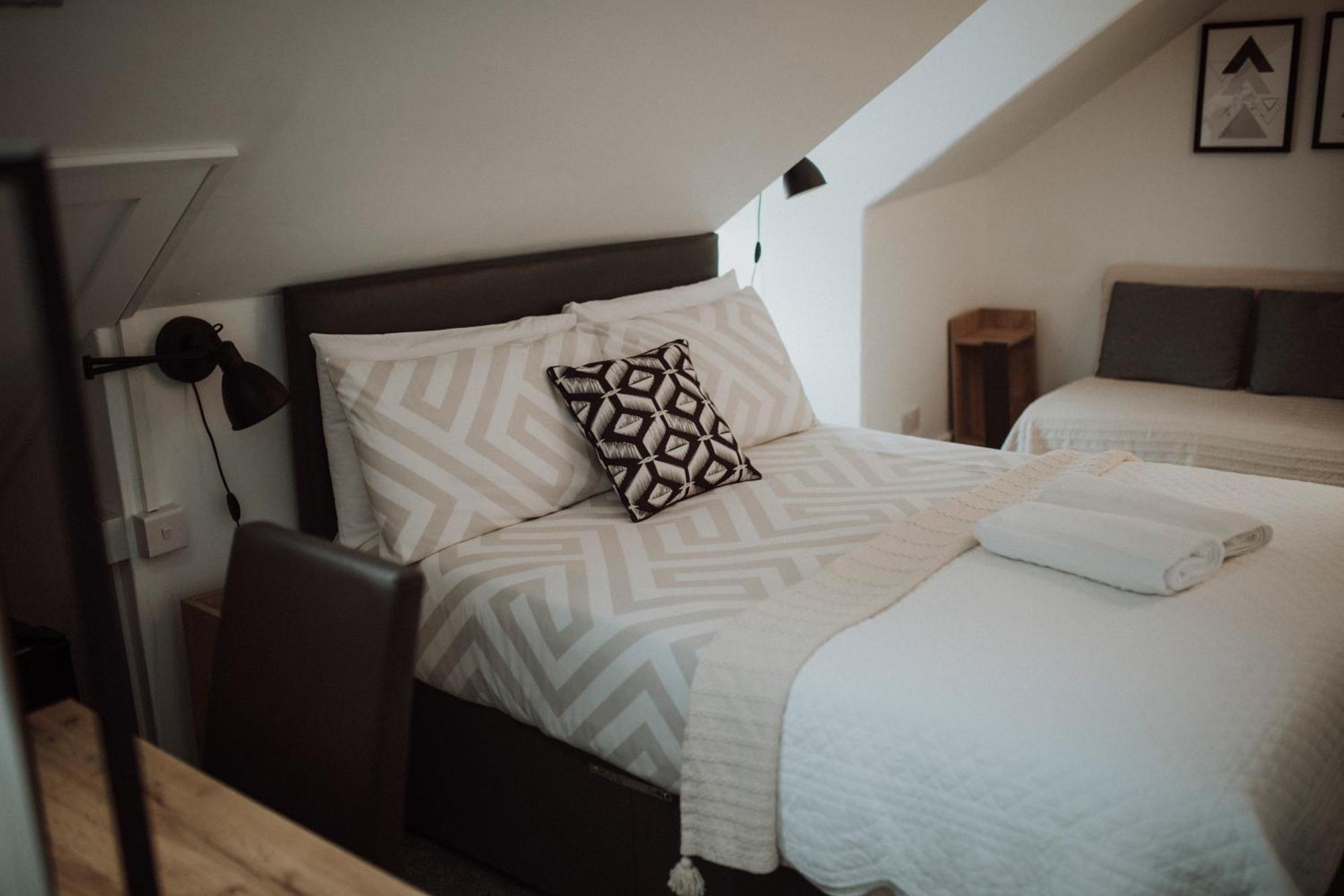 Double Room with Private Bathroom,1602991386:JPEG