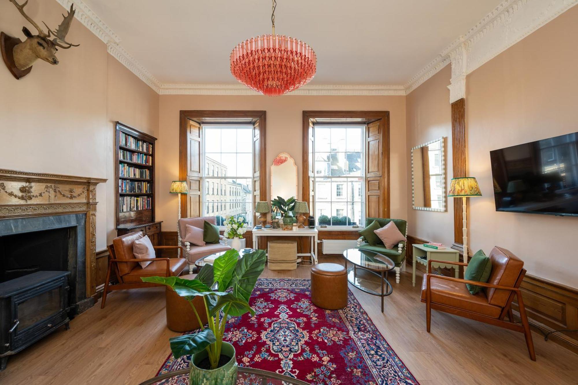 Luxury Studio Apartment (4th Floor)