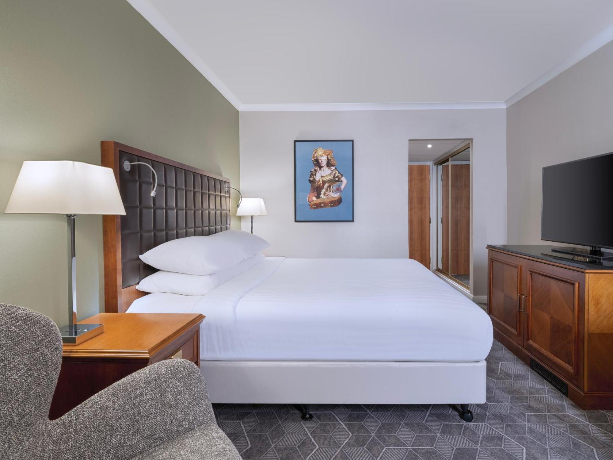 One-Bedroom King Suite Sofa Bed
