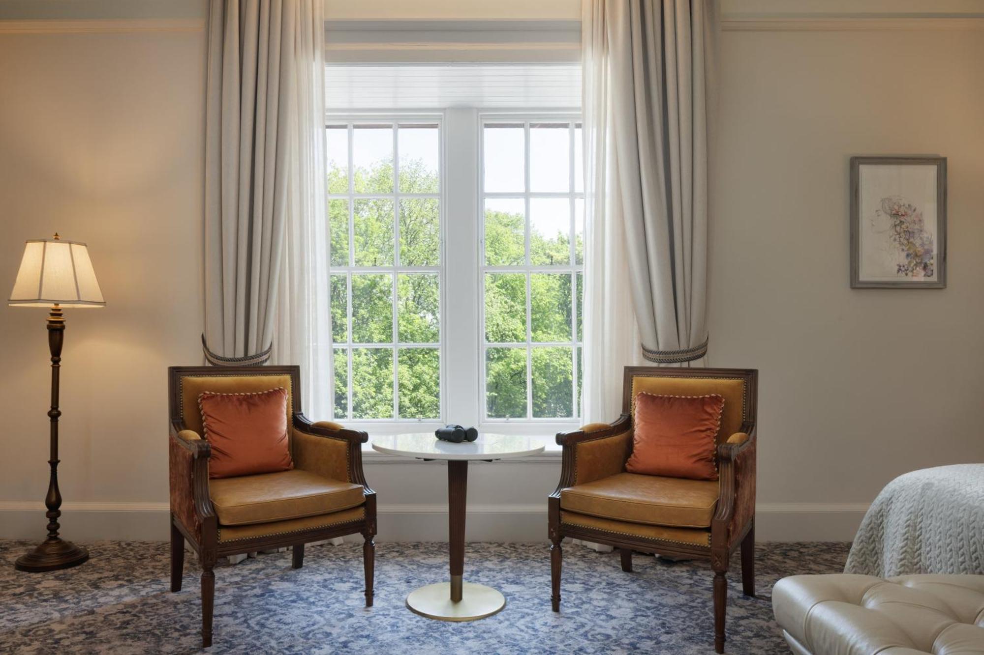 One-Bedroom King Suite Castle View