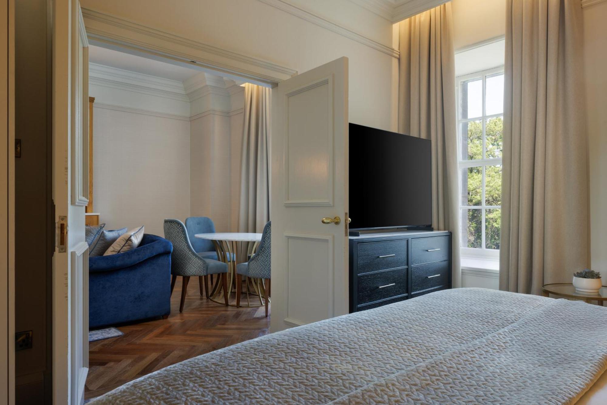 One-Bedroom King Suite Castle View