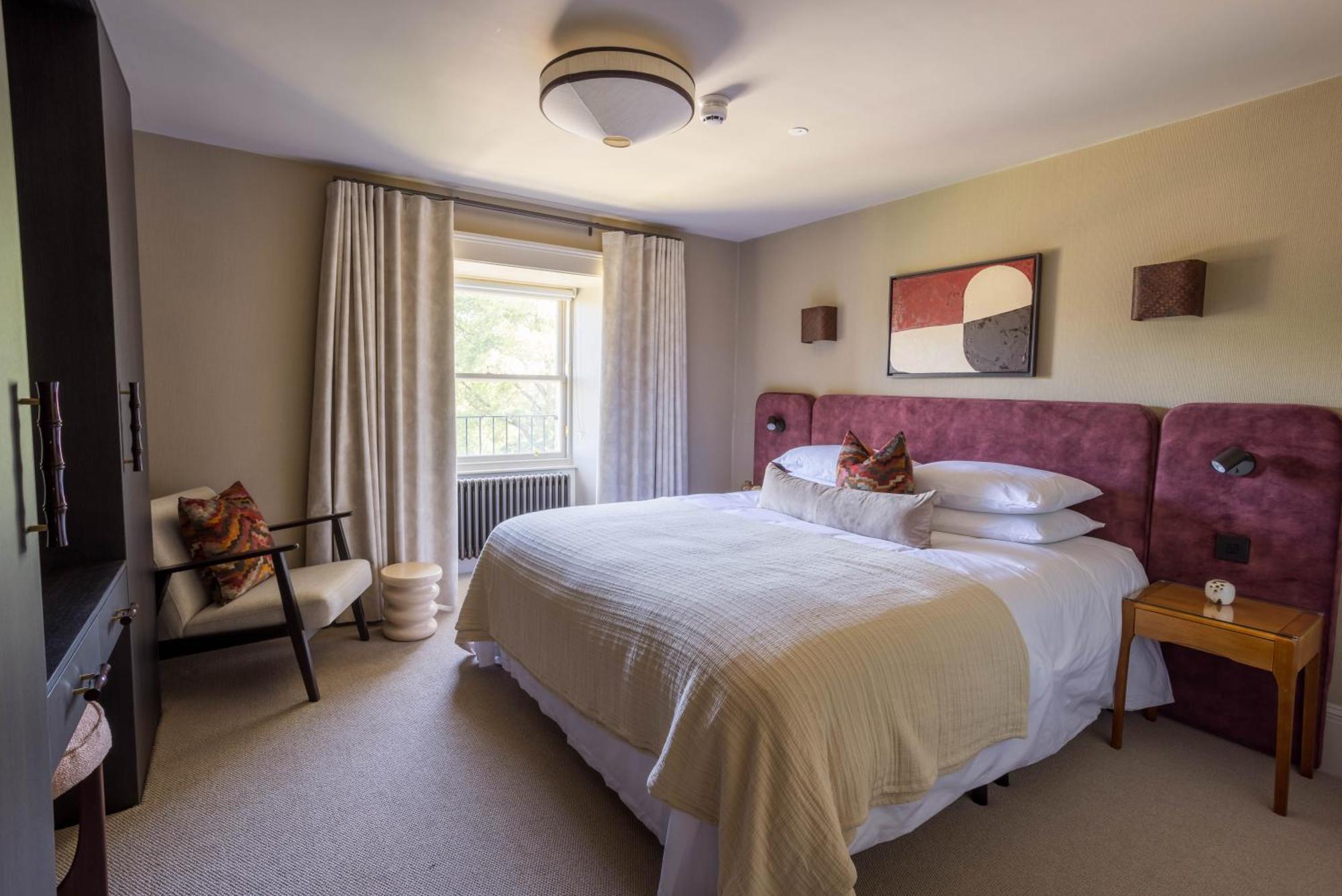 Queen Room with Garden View- Sandpiper