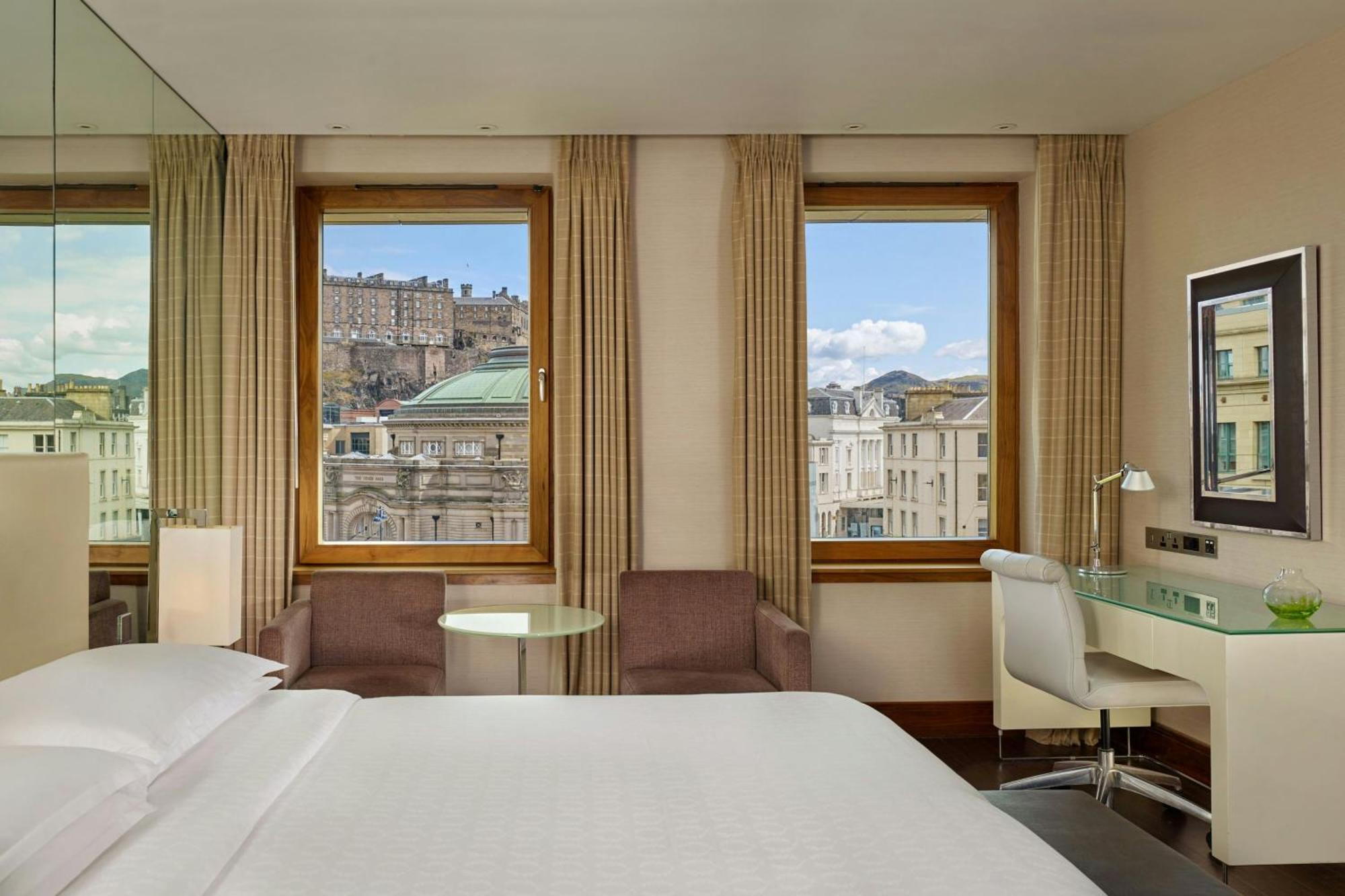 Executive Club Twin Room Club Lounge Access