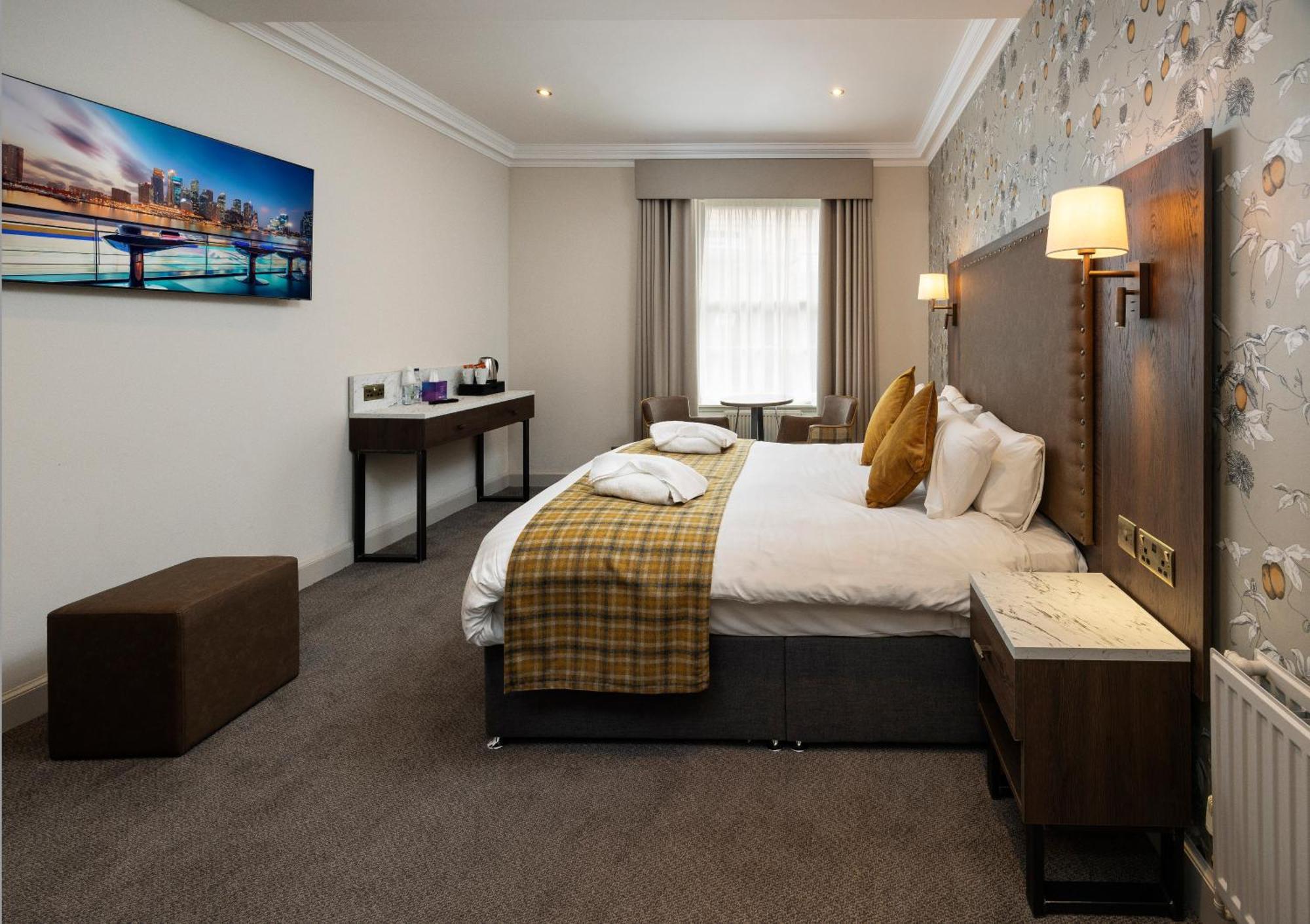 Triple Room,1706780871:JPEG