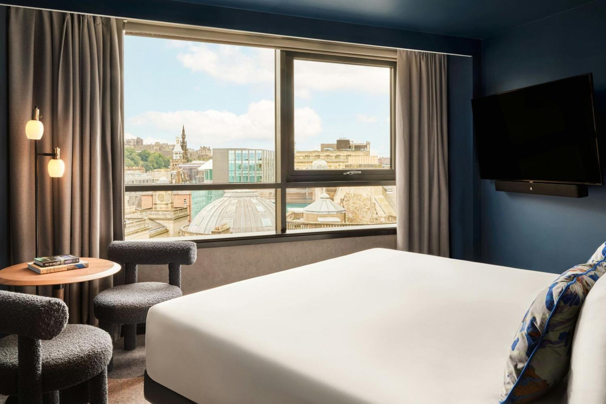 Superior King Room Castle View