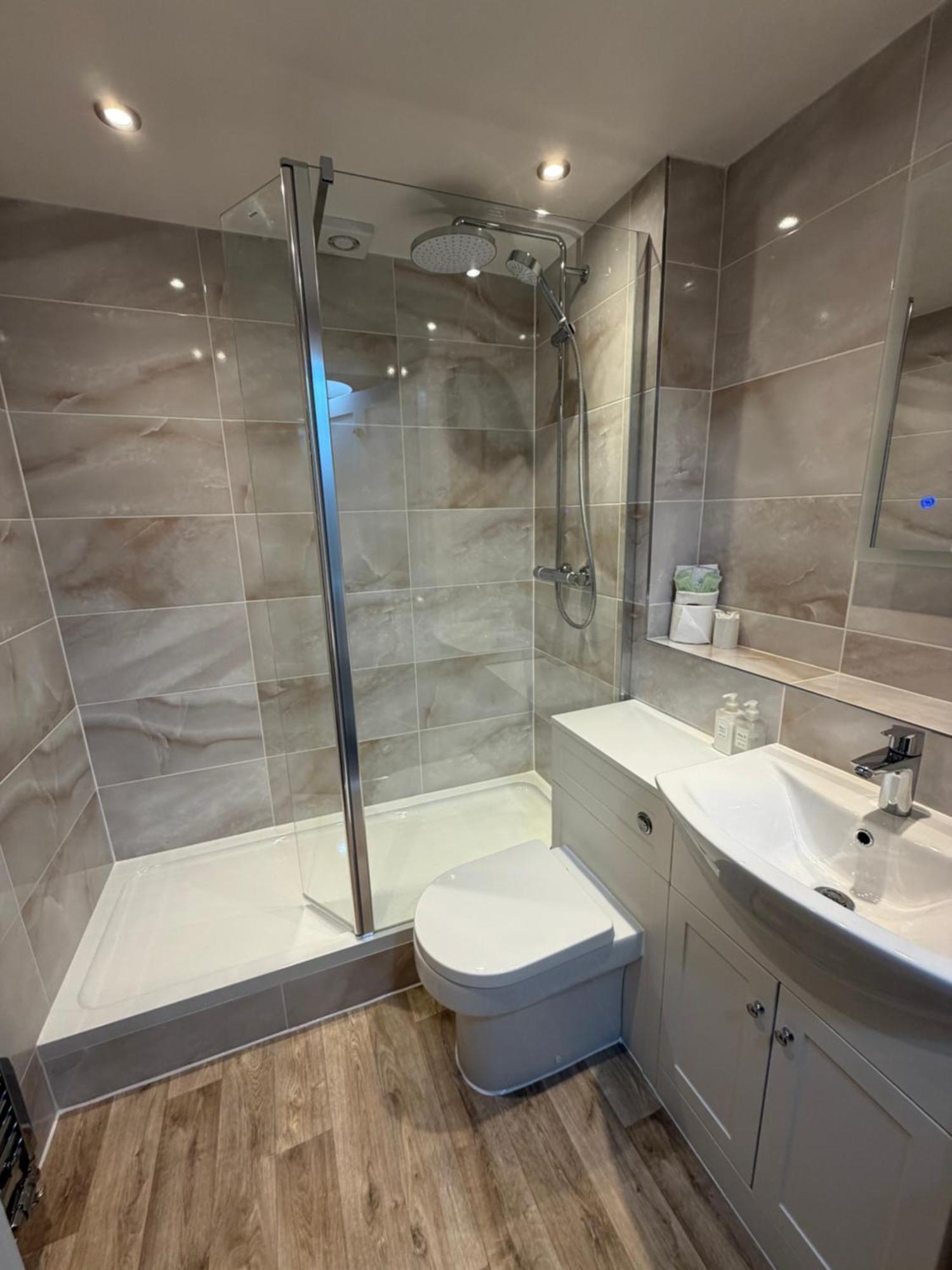Single Room with Private External Bathroom