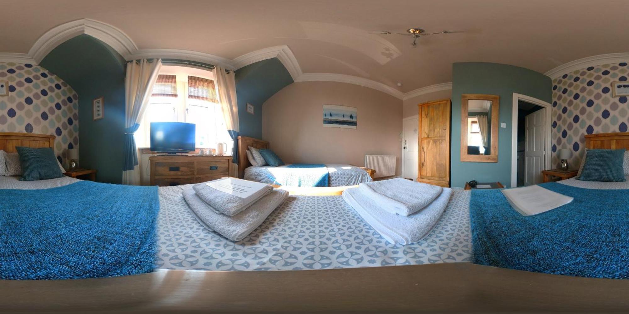 Room 2 Triple Room