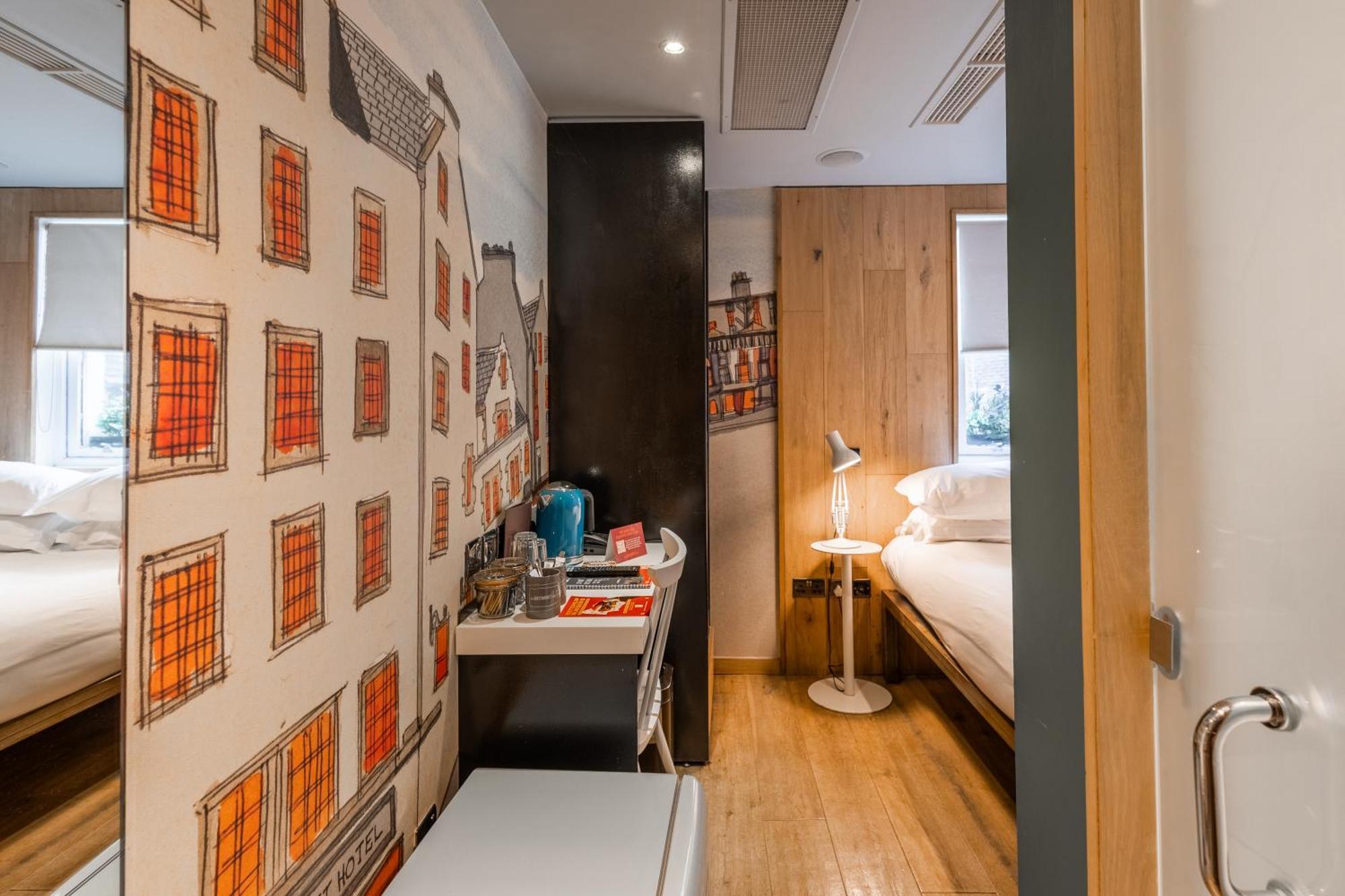 Snug Double Room