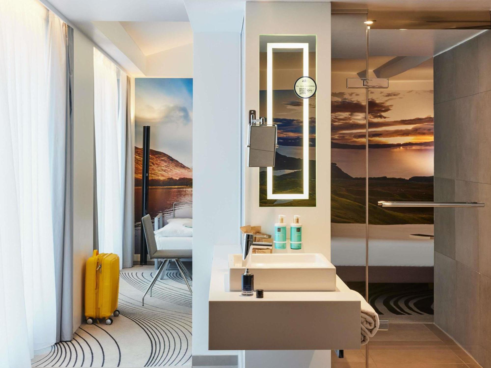 Queen Suite