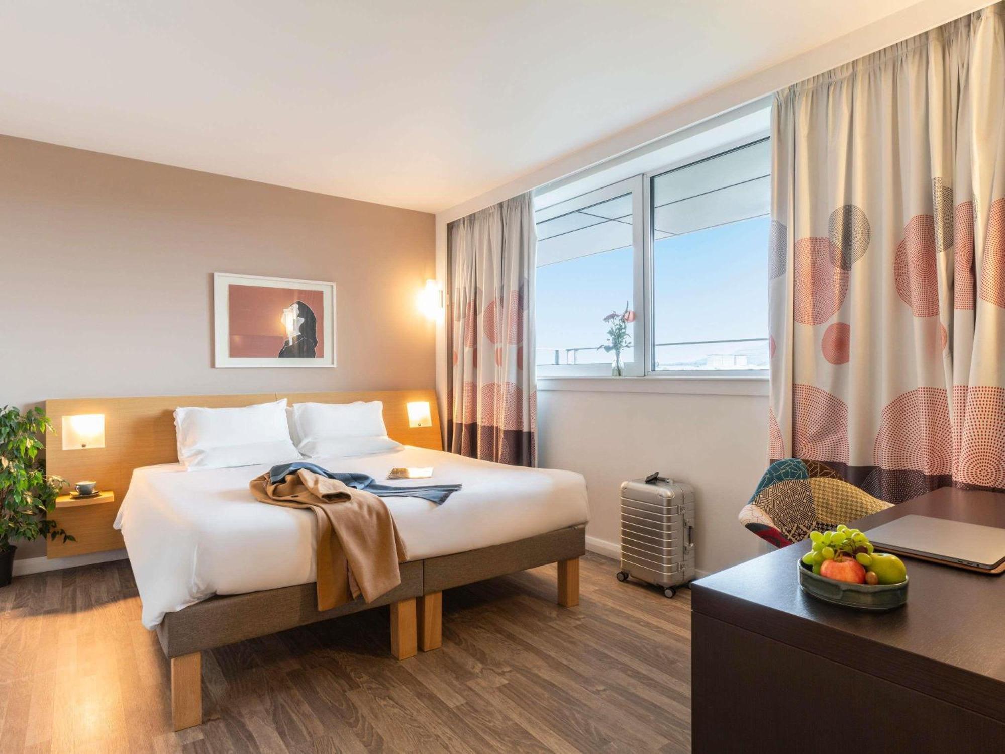 Suite Queen Bed