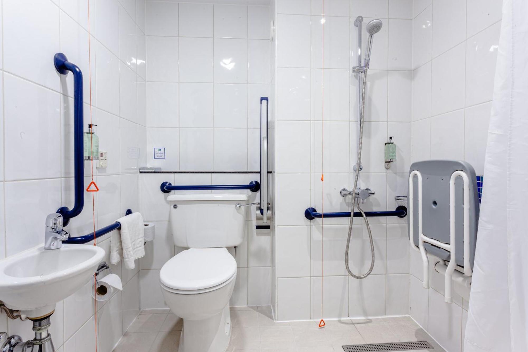 Standard Double Accessible Room Hot