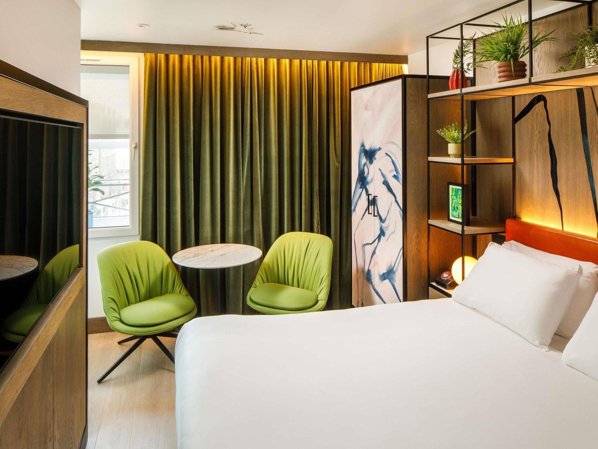 Queen Room