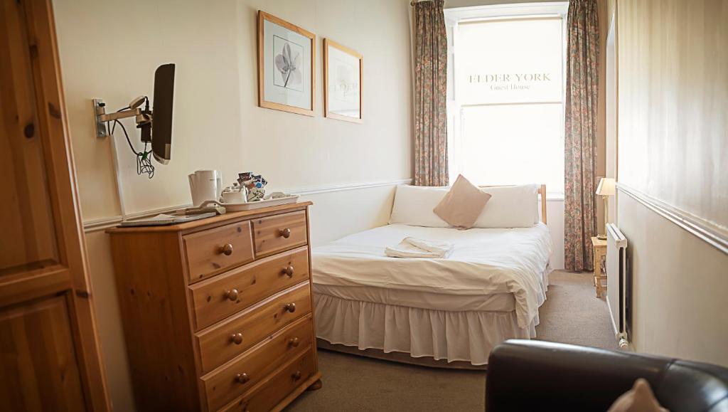Single Room with Private External Bathroom