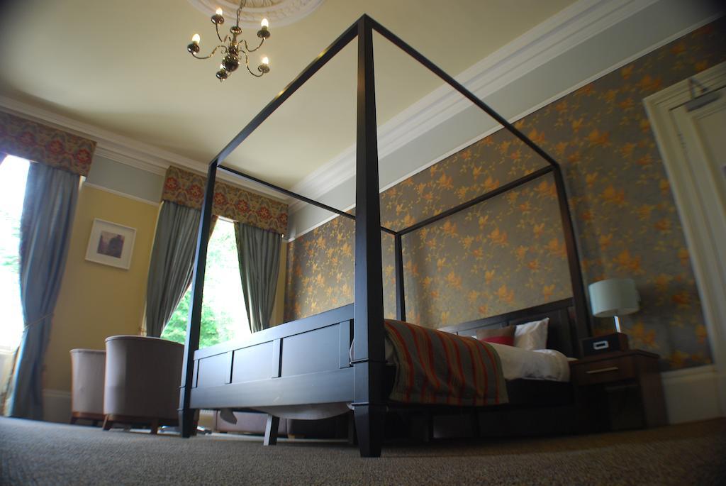 Four-Poster Suite