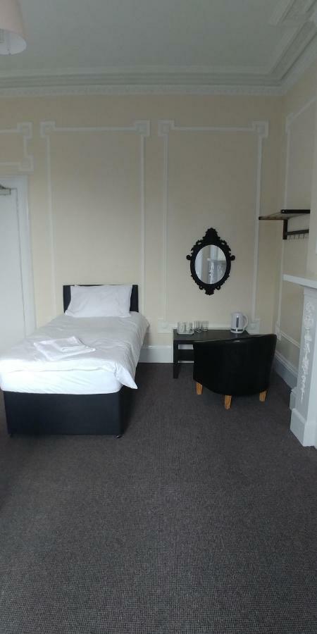 Triple Room with Shared Bathroom