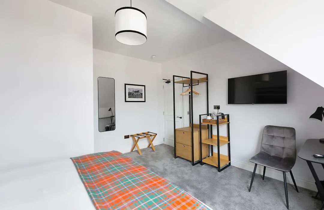 Castle Park Guest House-1