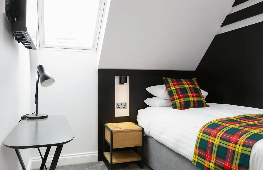 Castle Park Guest House-1