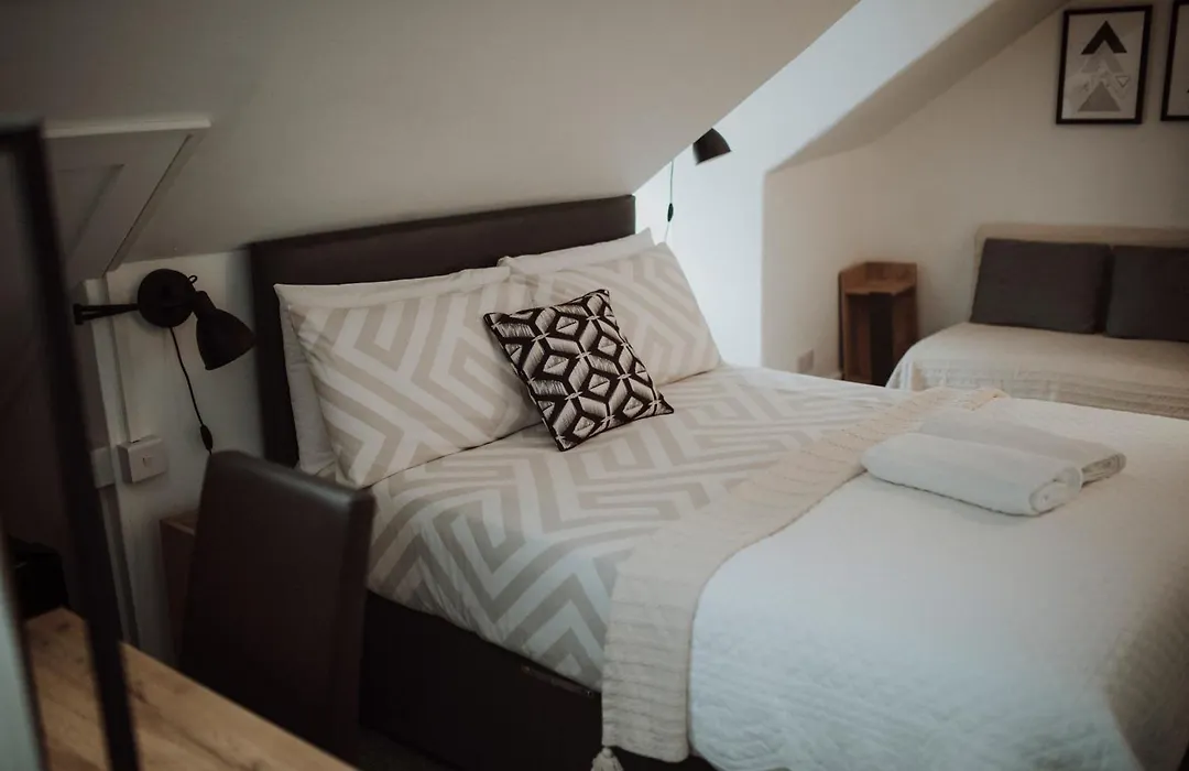 16 Pilrig Guest House-1