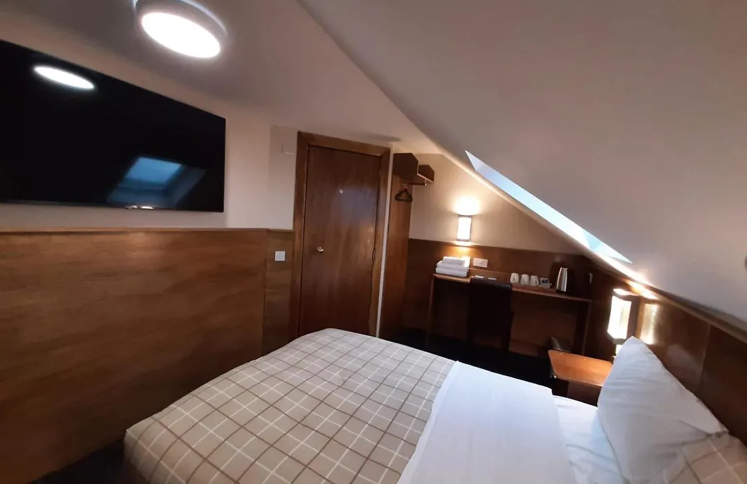 Adelphi Hotel-1