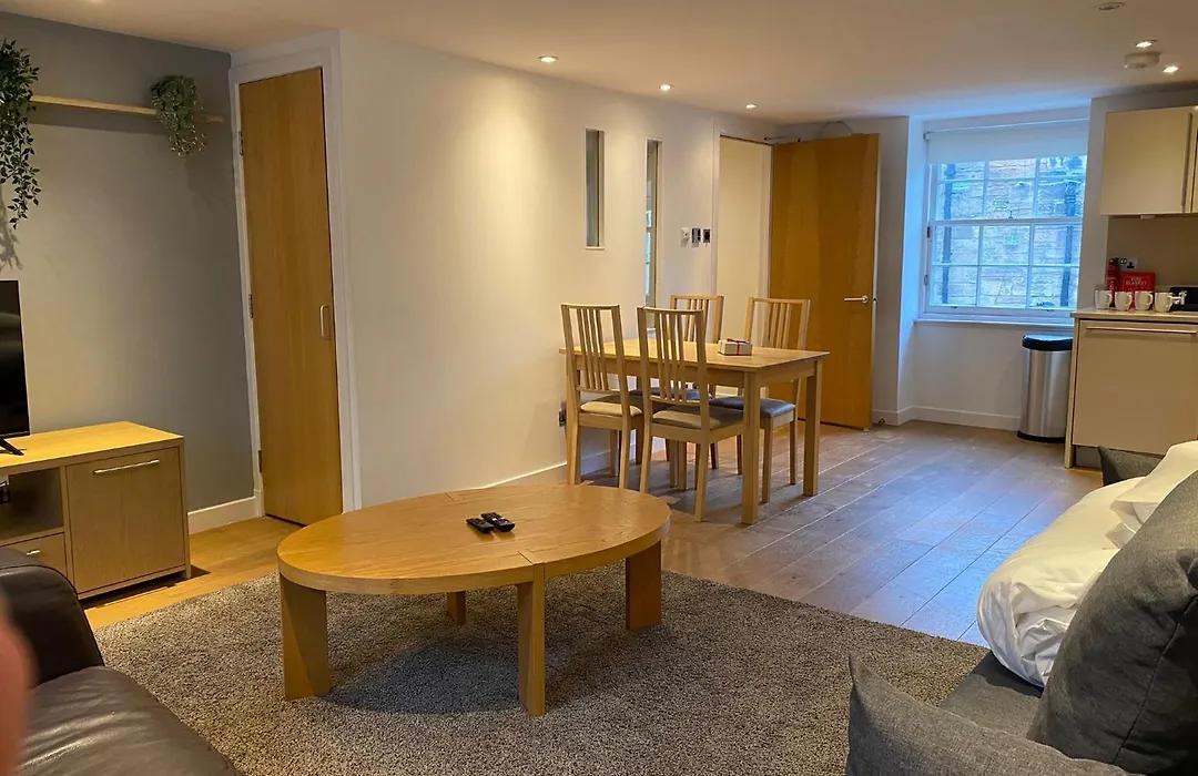 Cs Exclusive Apartments Of Princess Street West End-1