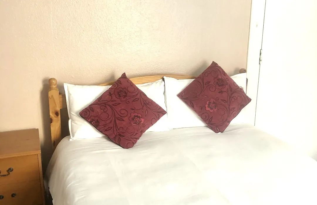 Dalry Guesthouse-1