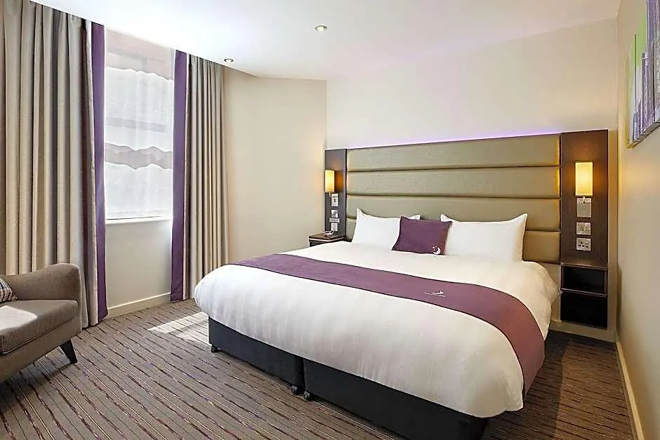 Premier Inn Edinburgh Park-1