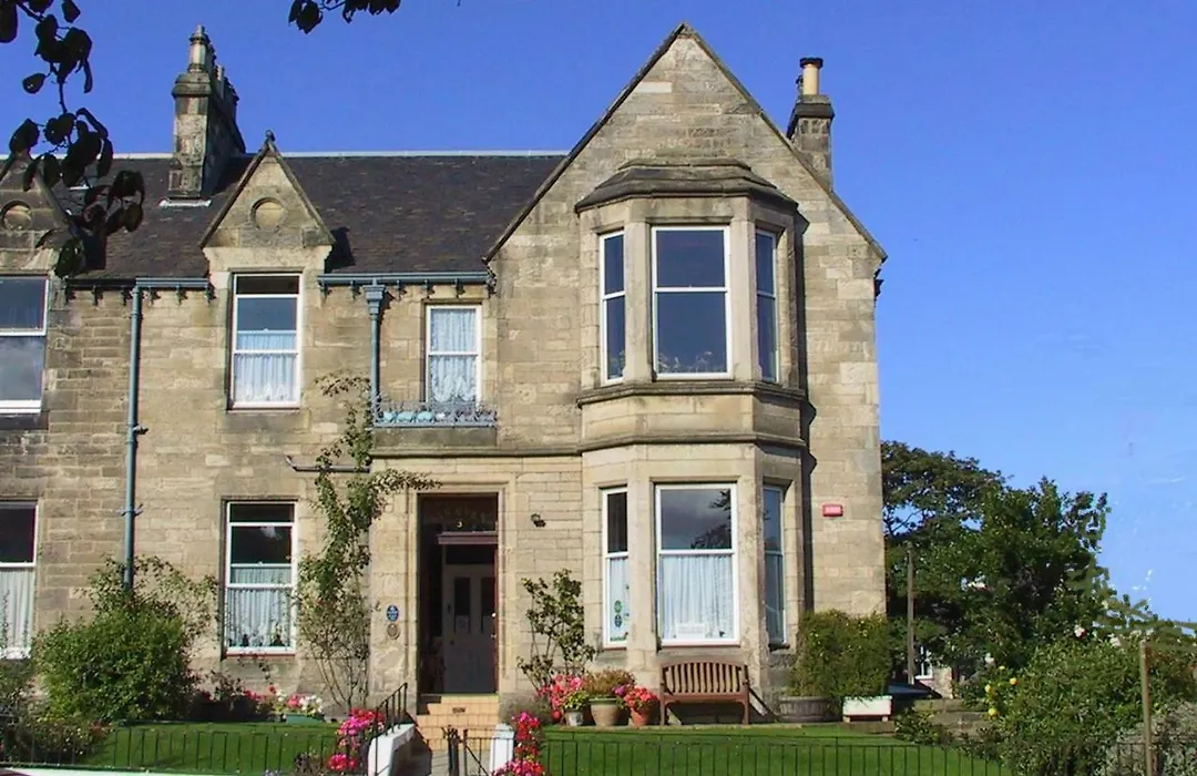 Straven Guesthouse-1