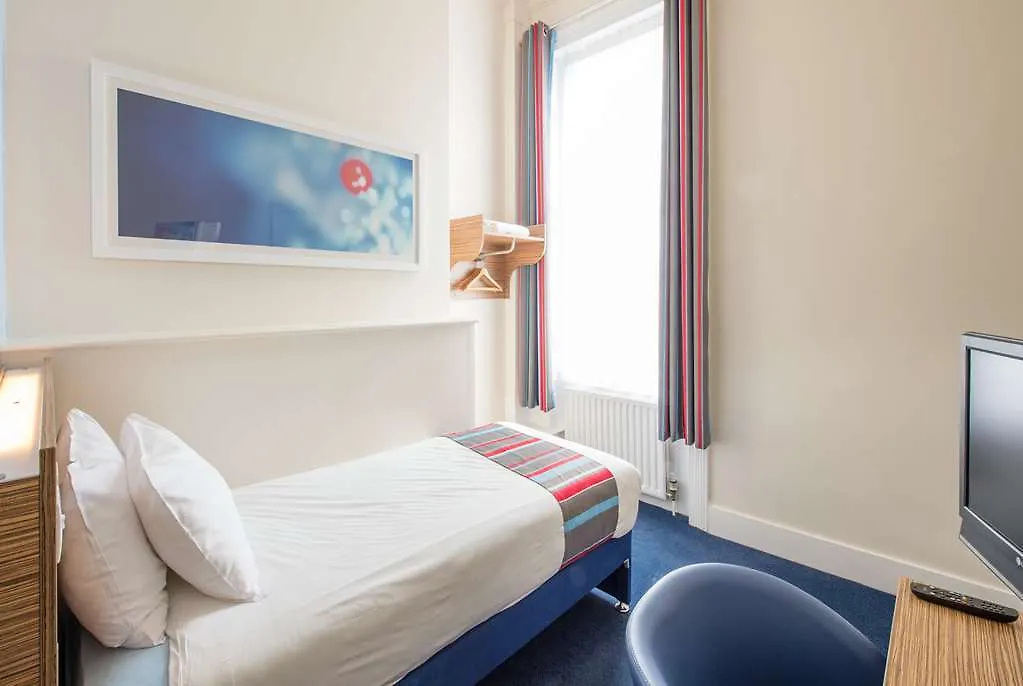 The Learmonth Hotel-1