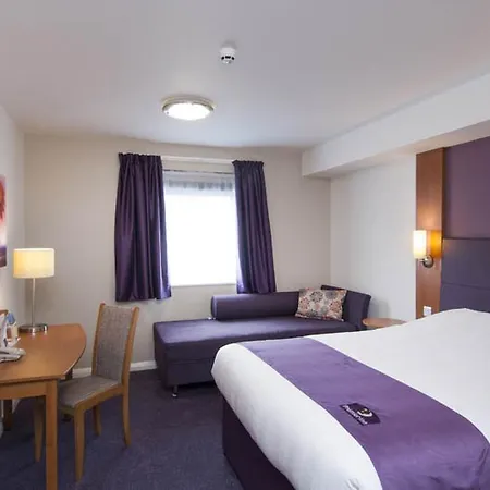 Premier Inn Edinburgh East-3