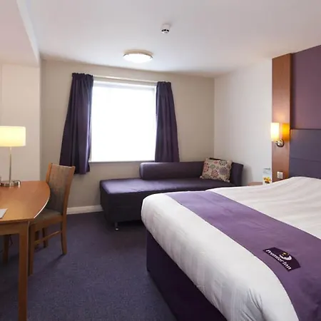 Premier Inn Edinburgh East-2