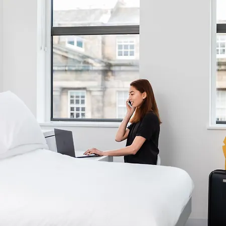 Yotel Edinburgh-3