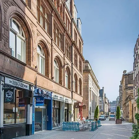 Travelodge Rose Street-3