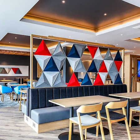 Holiday Inn Express Edinburgh City West By Ihg-2