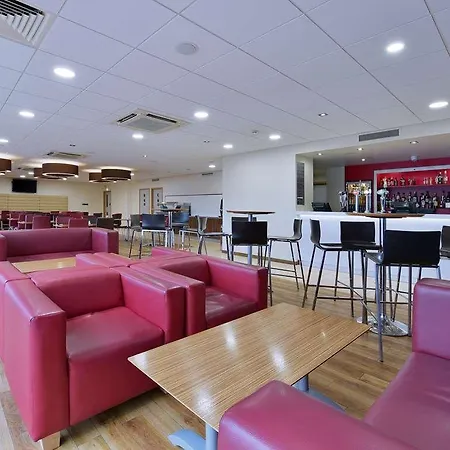 Travelodge Edinburgh Airport Ratho Station Hotel-2