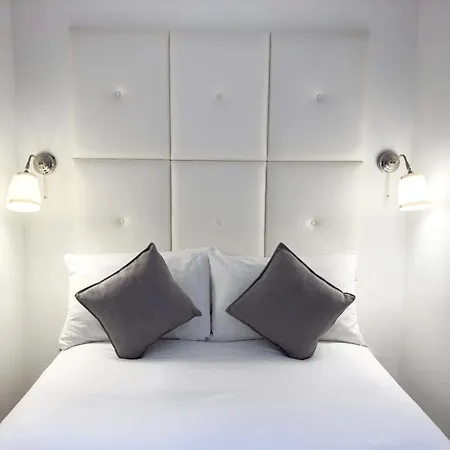 Hanover 71 Suites-3