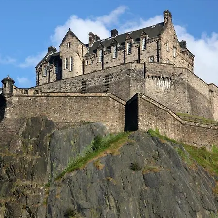 Travelodge Edinburgh Haymarket-2
