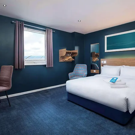 Travelodge Edinburgh Central Waterloo Place-2