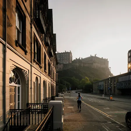 33 Castle Terrace-3