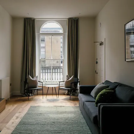 33 Castle Terrace-2